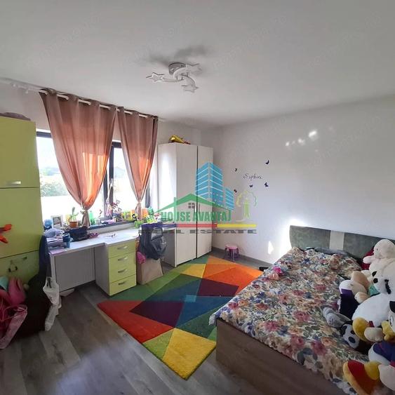 Casă cu Teren 790 Mp în Vest