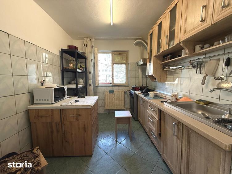 Apartament cu 3 camere în Crângași