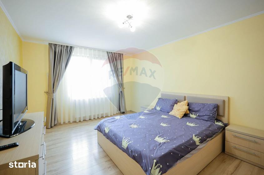 Casă cu 7 camere cu Teren 600 Mp în Sânmartin