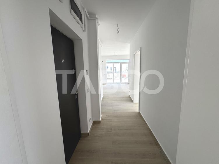 Penthouse cu 3 camere decomandat în Periferie