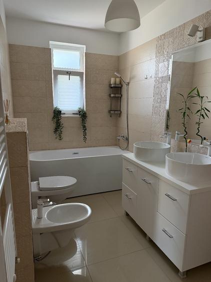 Casă cu 4 camere cu Teren 425 Mp în Liteni
