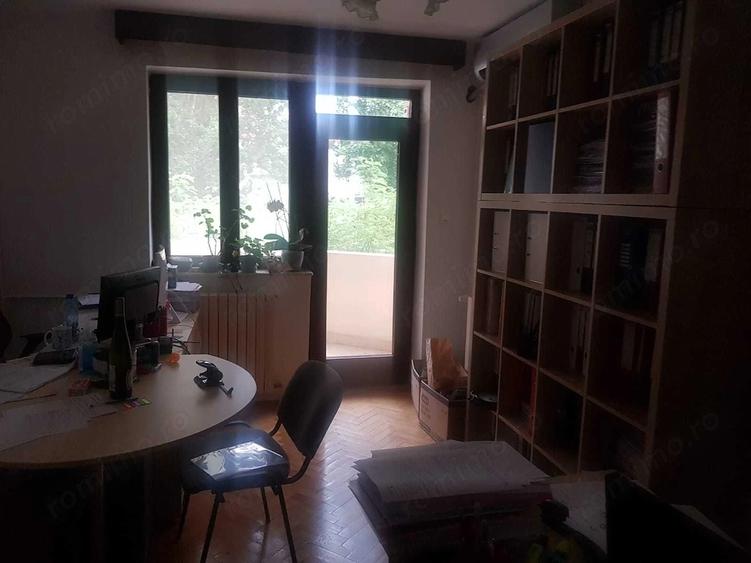 Apartament cu 4 camere semidecomandat, mobilat în Grozăvești