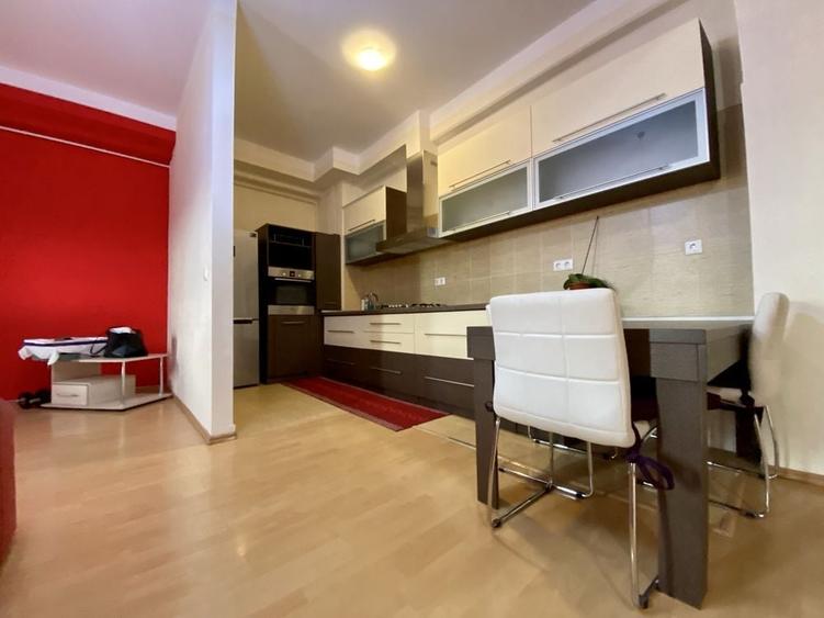 Apartament cu 3 camere semidecomandat, mobilat în Iosefin