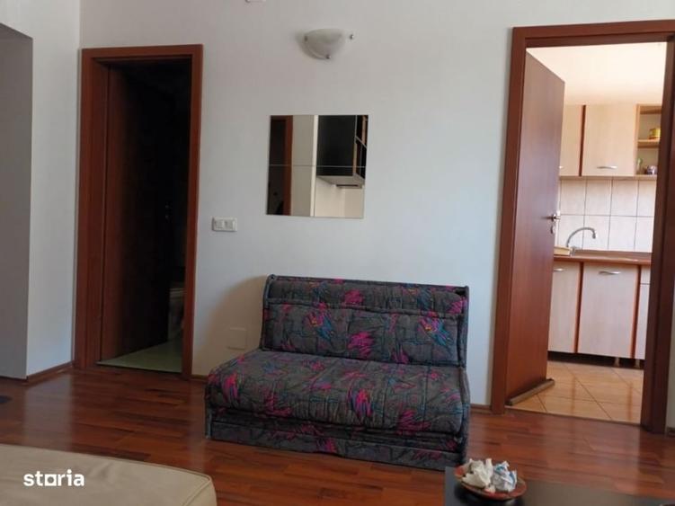 Garsonieră decomandată în Titan