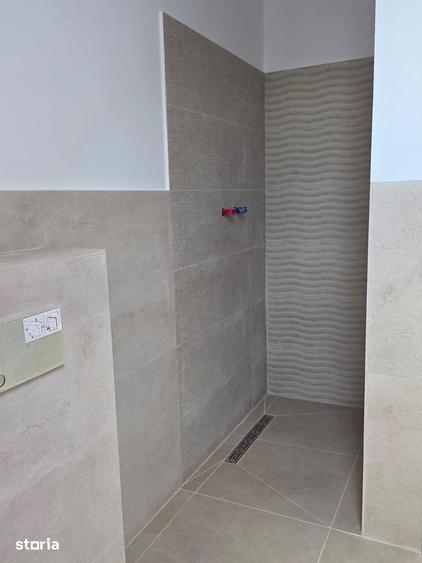 Casă cu 4 camere cu Teren 400 Mp în Central