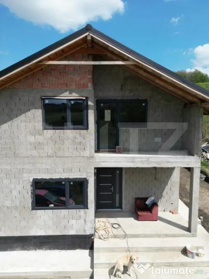 Casă cu 4 camere cu Teren 500 Mp în Central