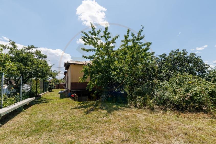 Casă individuală cu 4 camere cu Canalizare în Prundu
