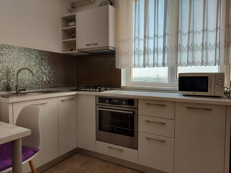 Apartament cu 2 camere, mobilat în Far