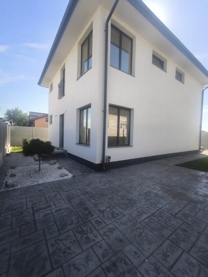 Casă individuală cu 4 camere cu Teren 270 Mp în Berceni