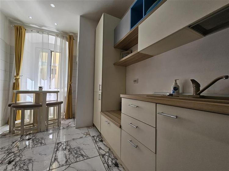Apartament cu 2 camere nedecomandat, mobilat în Centrul Istoric