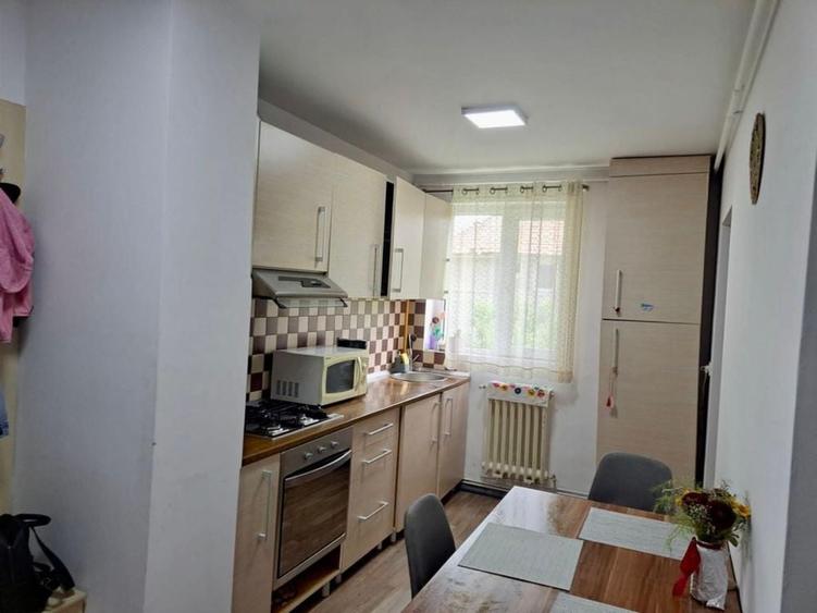 Apartament cu 2 camere decomandat în Exterior Vest