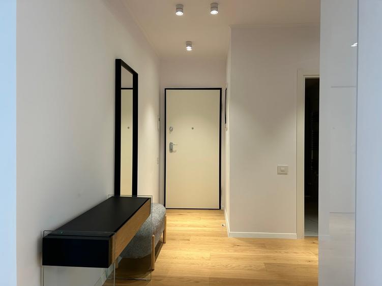 Apartament cu 4 camere semidecomandat, mobilat în Dorobanți