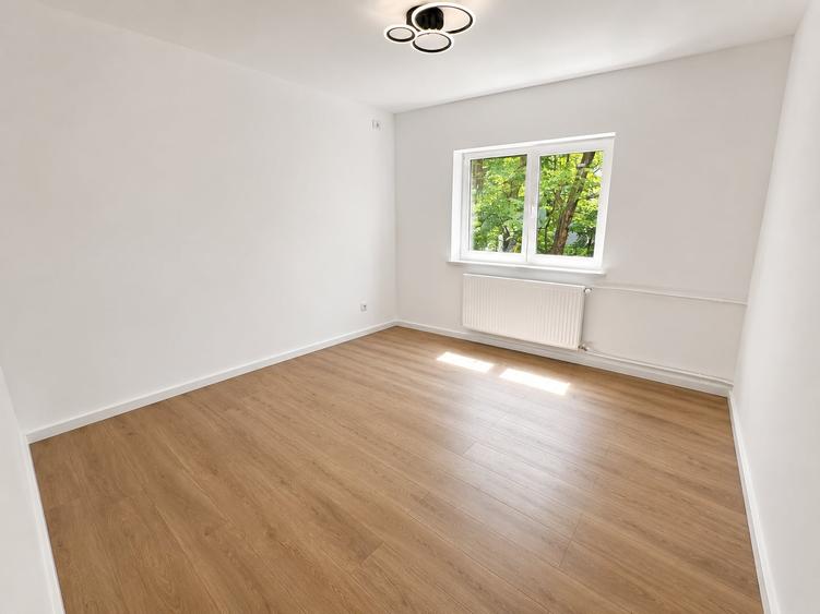 Apartament cu 2 camere decomandat în P-ța Alba Iulia