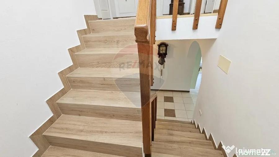 Casă cu 6 camere cu Teren 3614 Mp în Liteni (Moara)