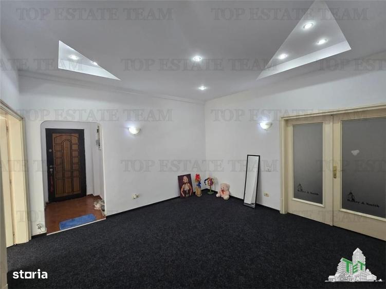 Apartament cu 4 camere decomandat, mobilat în Central