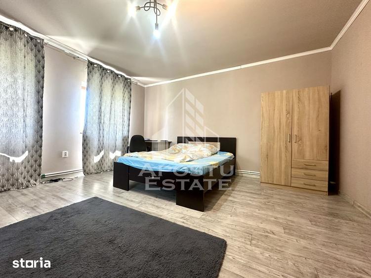 Casă cu 4 camere cu Teren 1000 Mp în Peciu Nou