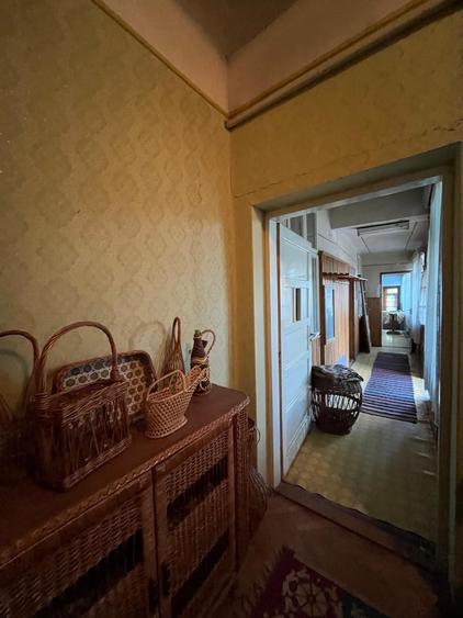 Casă individuală cu 5 camere cu Canalizare în Central
