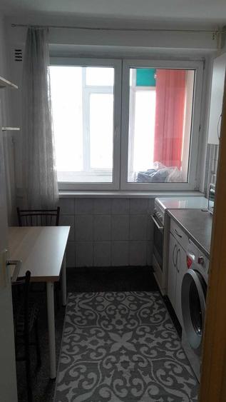 Apartament cu 2 camere semidecomandat în Bucur Obor