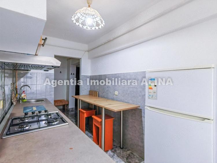 Garsonieră decomandată în Micro 15