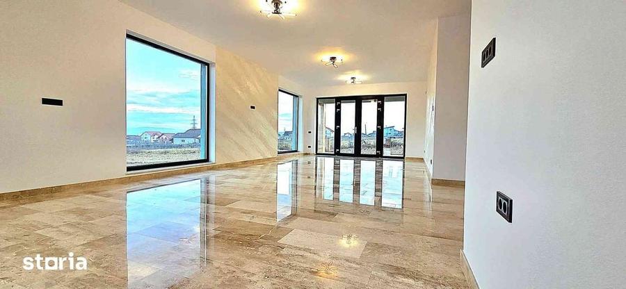 Casă cu 4 camere cu Teren 500 Mp în Central