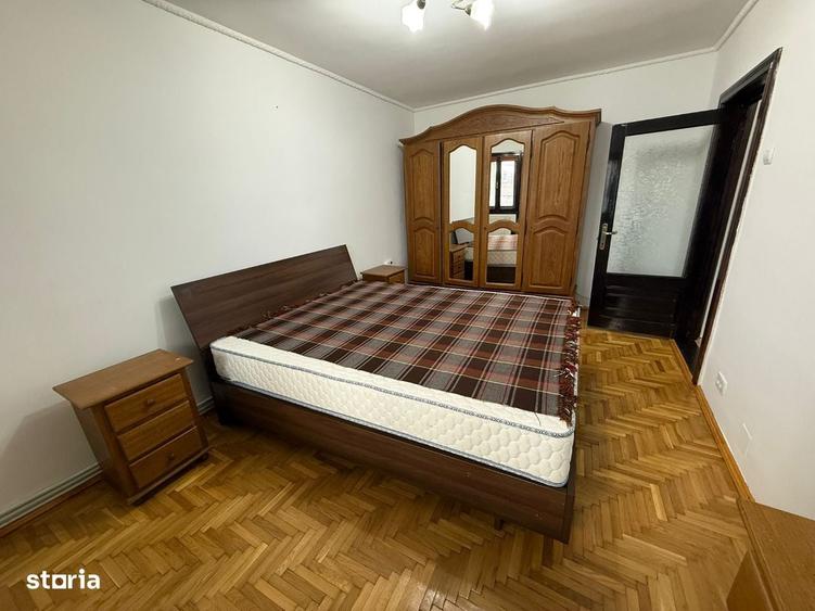 Apartament cu 3 camere decomandat în Central