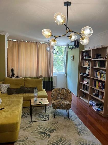 Apartament cu 2 camere decomandat în Arcul de Triumf