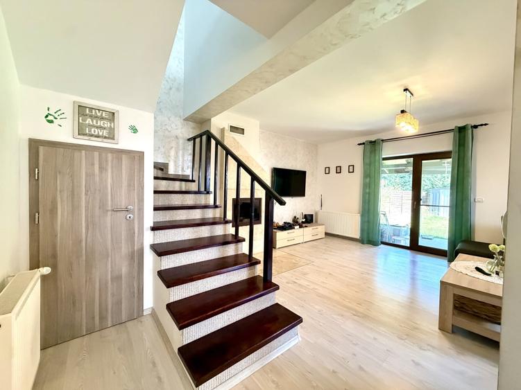 Duplex cu 4 camere cu Canalizare în Dumbrăvița