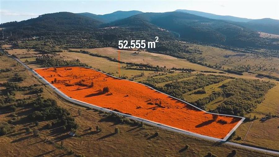 Teren intravilan de 52555 mp, în Suseni