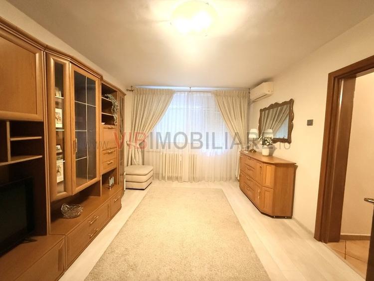 Apartament cu 3 camere decomandat în Grivița