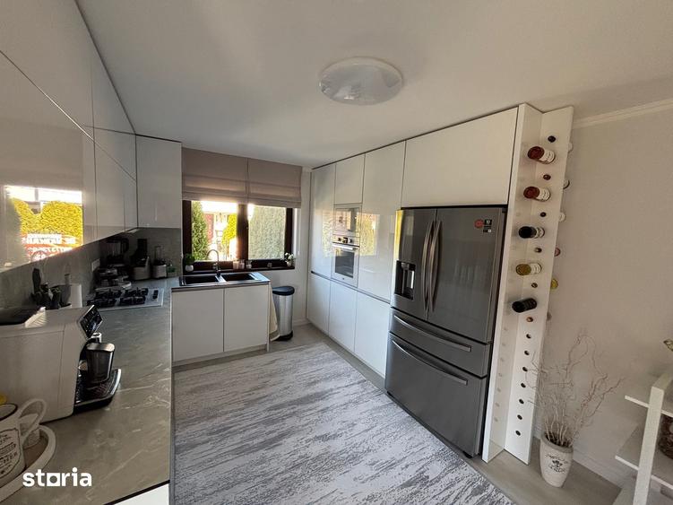 Casă cu 4 camere cu Teren 550 Mp în Central