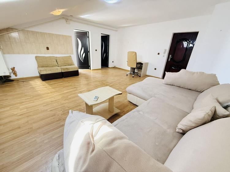 Apartament cu 3 camere decomandat în Chișoda