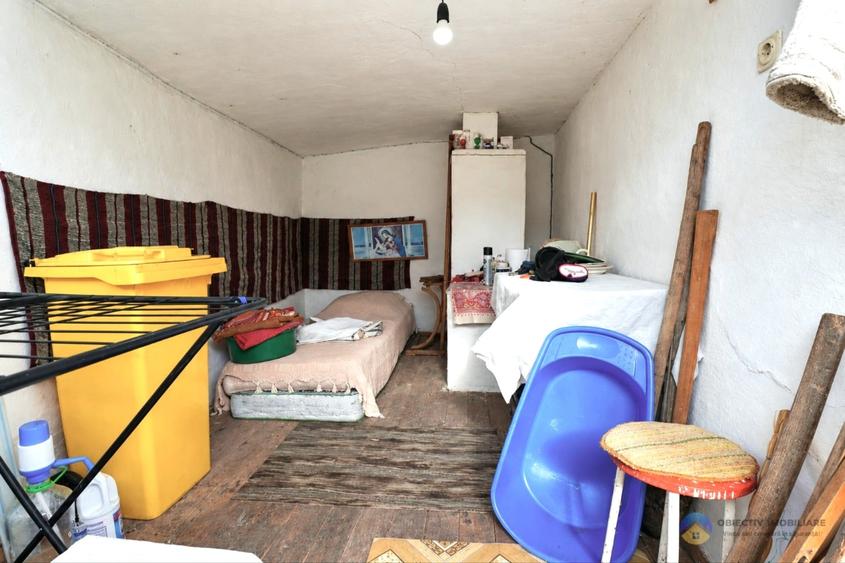 Casă individuală cu 4 camere cu Teren 1058 Mp în Dochia