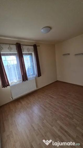 Apartament cu 2 camere decomandat în Valea Adâncă