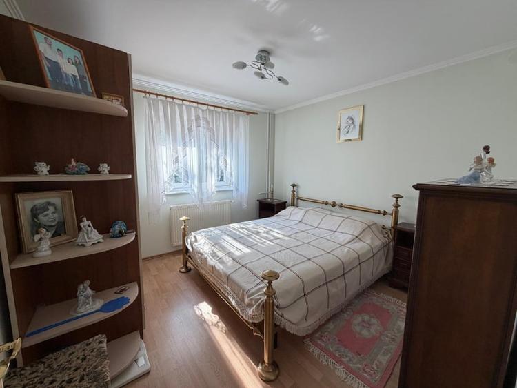 Apartament 4 camere. etj 2,  Radauti - 4