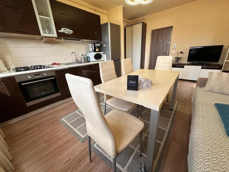 Apartament cu 3 camere semidecomandat, mobilat în Florești