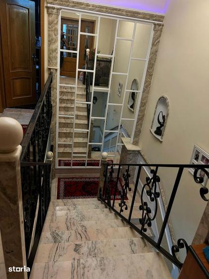Casă cu 5 camere cu Canalizare în Central