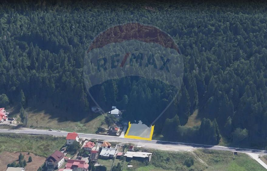 Teren Construcții intravilan de 1105 mp, în Malul Ursului