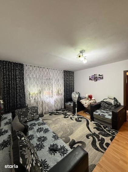 2 camere Craiovita Segarcea Parc Fantasy 52 mp parter inalt 1980 - 2