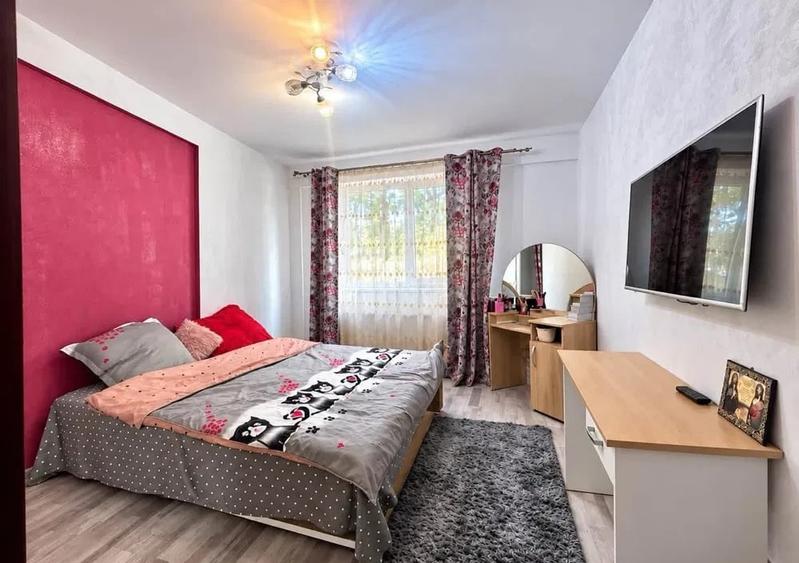 Apartament cu 2 camere decomandat, mobilat în Tractorul