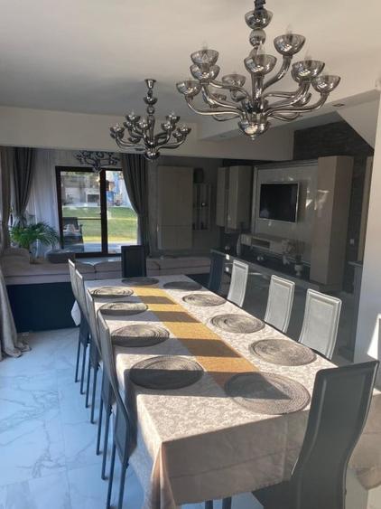 Casă individuală cu 6 camere cu Canalizare în Dâmbul Rotund