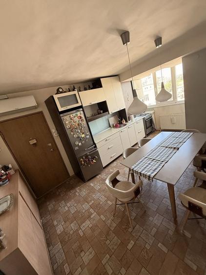 Apartament cu 3 camere semidecomandat în Ultracentral