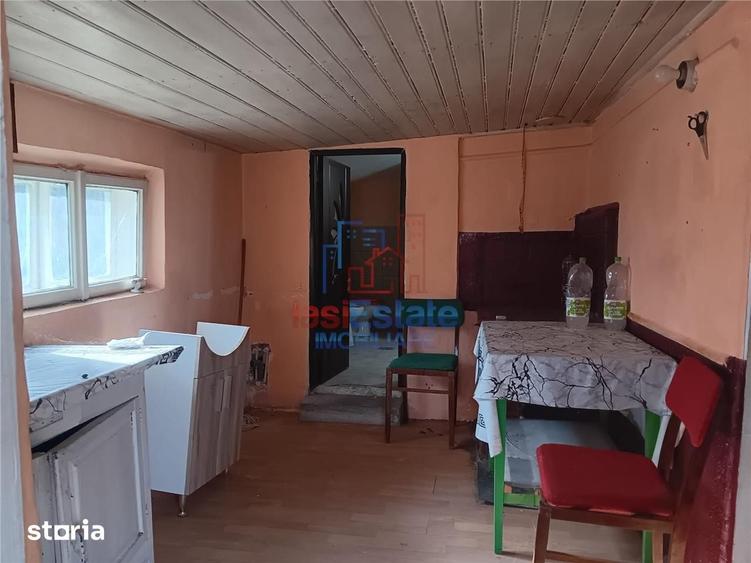 Vorovesti str Principala TEREN 1200mp cu CASA batraneasca 64mp toate u - 9