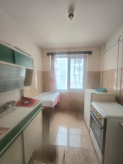 Apartament cu 2 camere semidecomandat în Hristo Botev