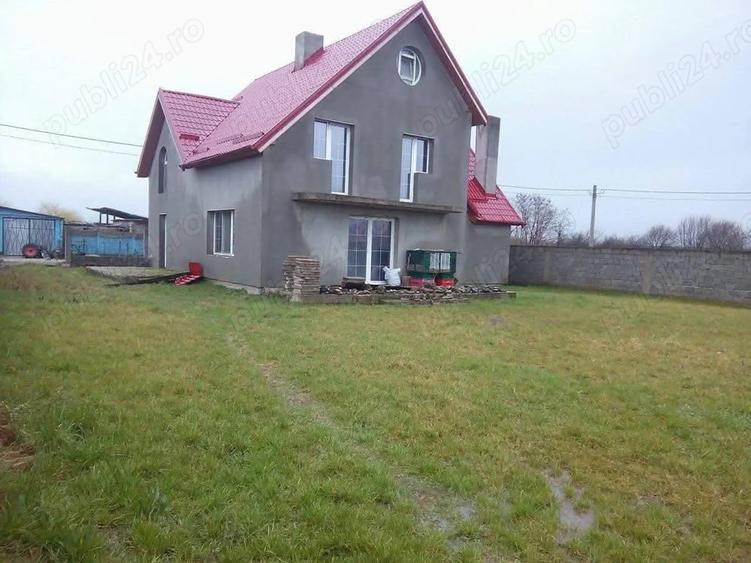 Casă cu 4 camere cu Teren 900 Mp în Gavojdia