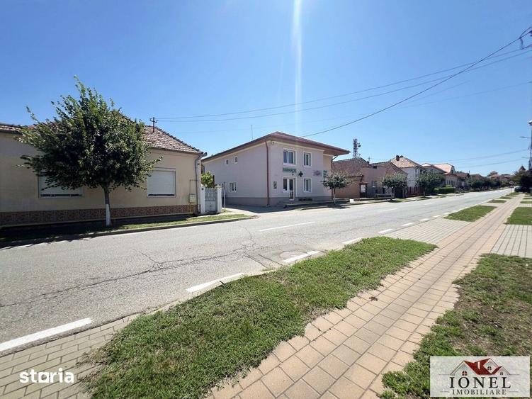 Casă cu 4 camere cu Teren 1819 Mp în Ciugud