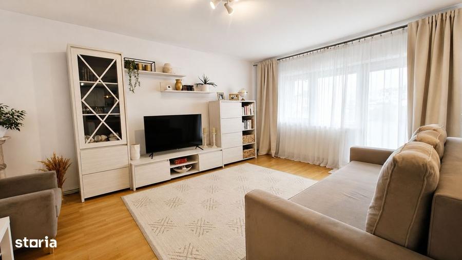 Apartament cu 4 camere decomandat în Central