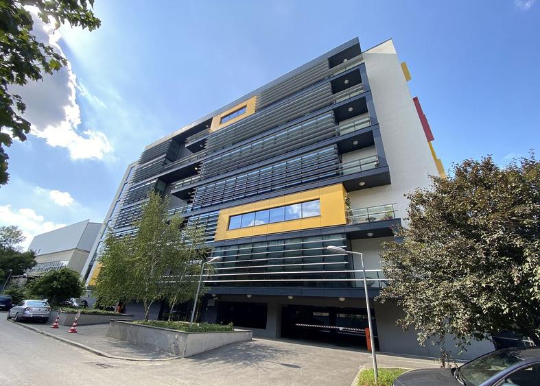 Birou, de 3,617 mp, în Aviației