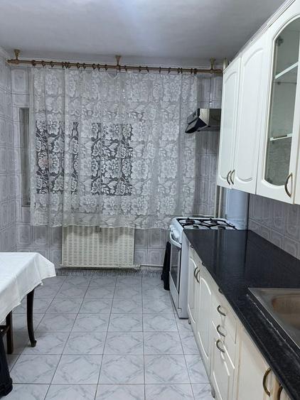 Apartament cu 2 camere decomandat în 1 Mai