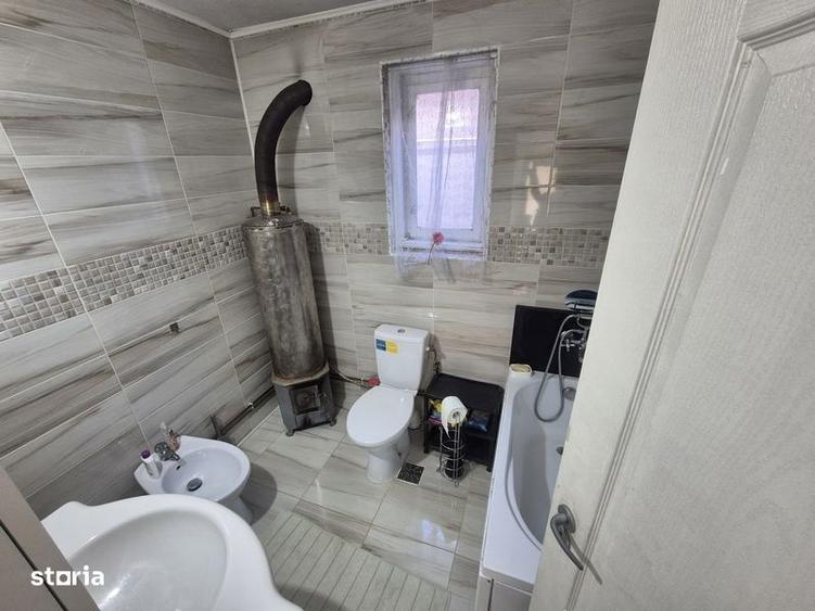 Casă cu 4 camere în Iezureni