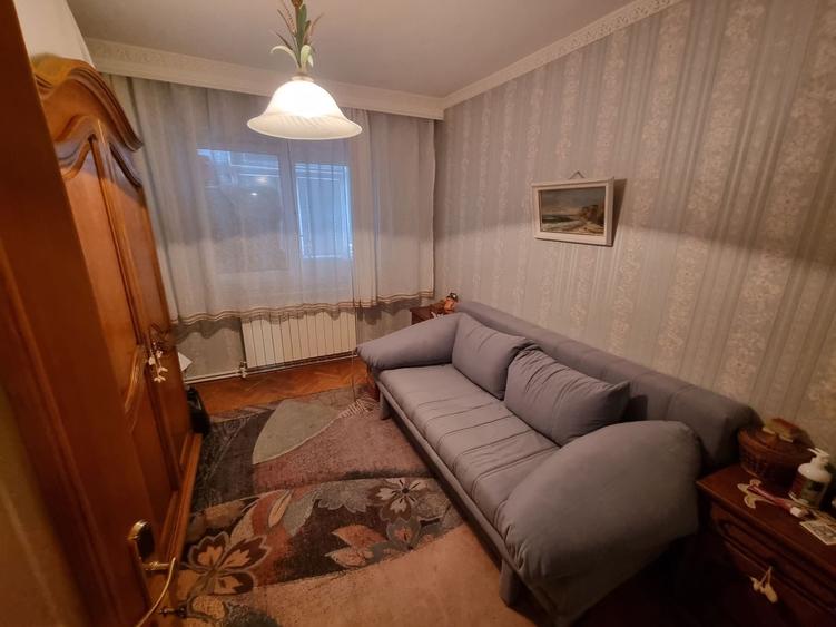 Apartament cu 4 camere decomandat, mobilat în Faleza Nord